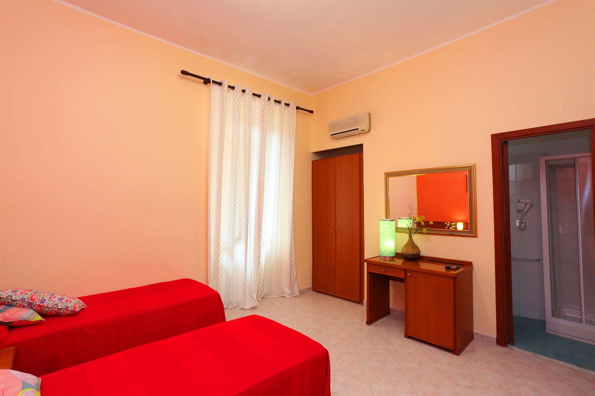 Hotel Pisa Рим Екстер'єр фото