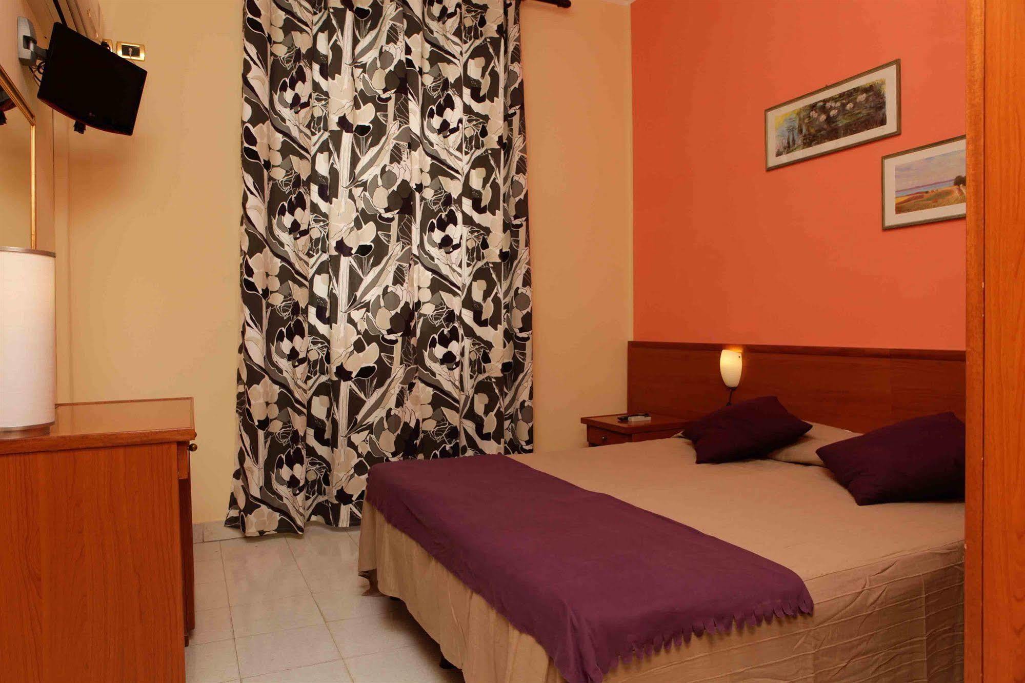 Hotel Pisa Рим Екстер'єр фото